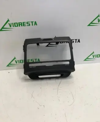 KIA Sportage Radio/GPS head unit trim U097813810