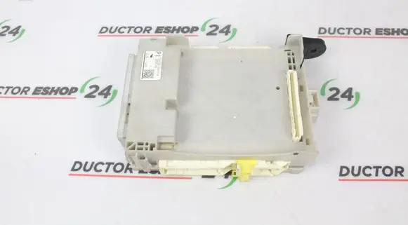 Lexus CT 200H Other control units/modules 8273076010
