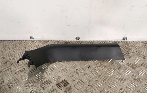 Subaru Forester SK Tailgate/boot cover trim set PPTD12