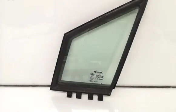 Toyota Corolla Verso E121 Front door vent window glass four-door 682160F010