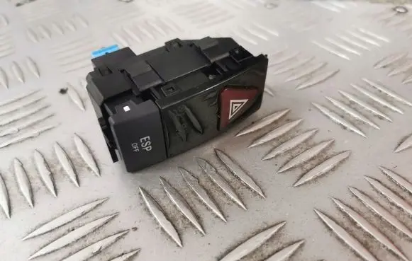 Mercedes-Benz C W204 Hazard light switch 2048706858