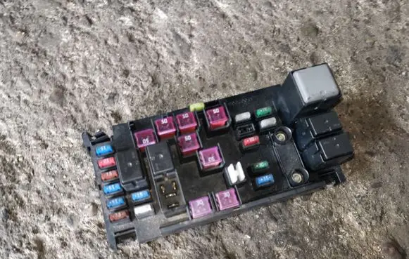 Subaru Forester SH Fuse module 82241SC020
