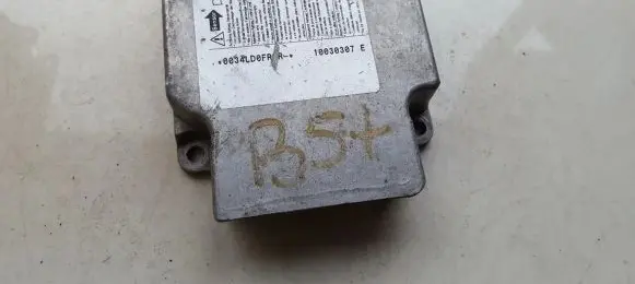 Volkswagen PASSAT B3 Airbag control unit/module 1c0909605c 5wk43130
