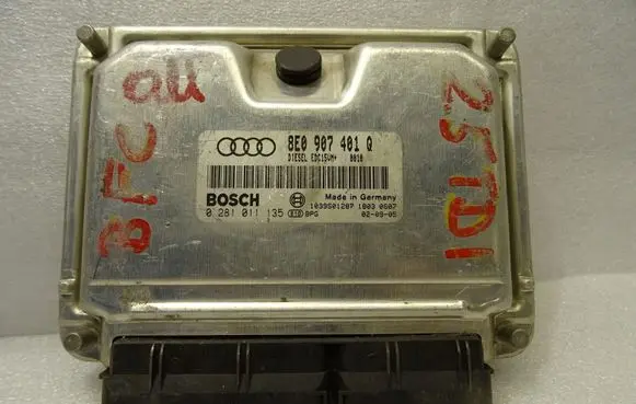 Audi A4 S4 B6 8E 8H Engine control unit/module 8E0907401Q