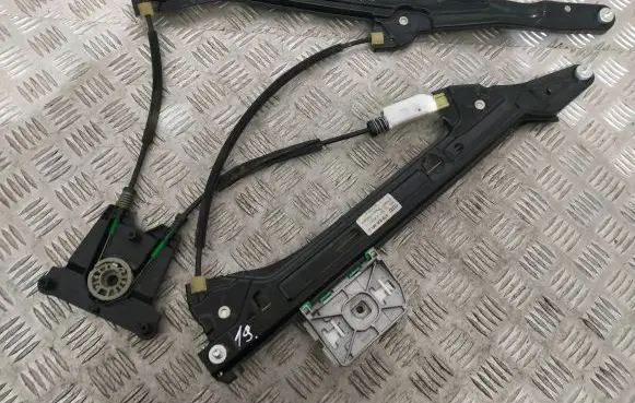 Audi A5 Sportback 8TA Rear door window regulator with motor 8T8839461C
