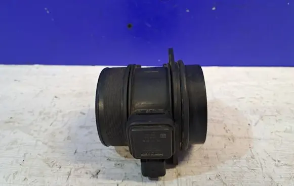 Volvo V50 Mass air flow meter 8670093
