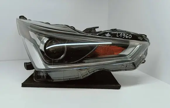 Toyota Aygo AB40 Headlight/headlamp 0H27 L1960