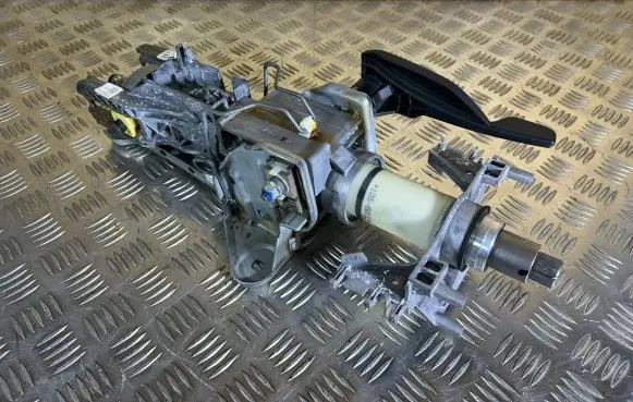 BMW 5 F10 F11 Steering wheel axle 6795345