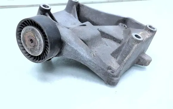 Opel Astra H A/C compressor mount bracket 55191339 428702815