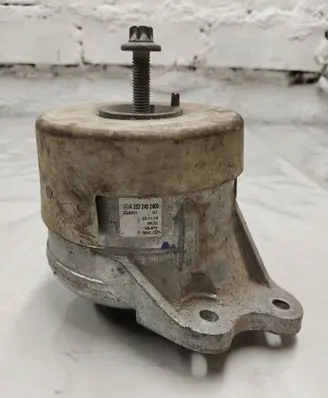 Mercedes-Benz GLC X253 C253 Engine mount bracket A2532402400