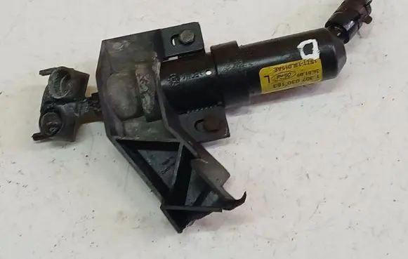 Headlight washer spray nozzle