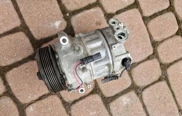 Opel Insignia A Air conditioning (A/C) compressor (pump) 22861234