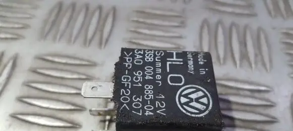 Volkswagen Golf III Other relay 3A0951307 3SB004885-04