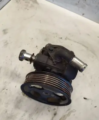 Mitsubishi Outlander Power steering pump