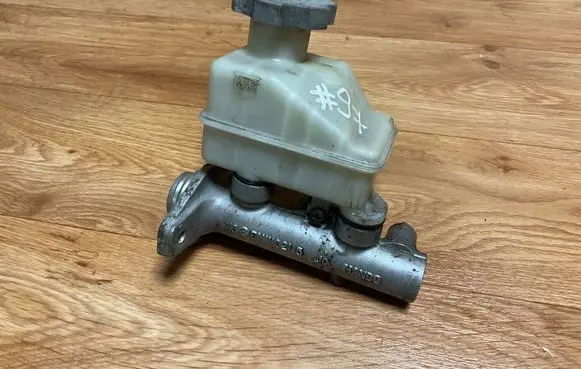 Hyundai Coupe Master brake cylinder BM111021