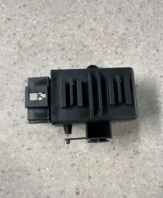 Porsche Taycan 9J1 Seat heating relay 3F0959772