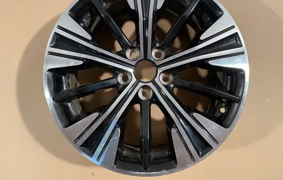 Mitsubishi Outlander R18 alloy rim 