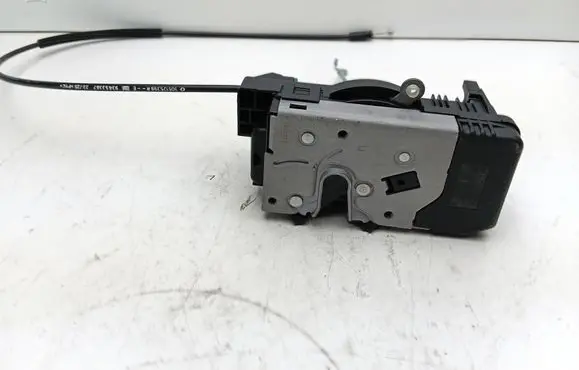 Opel Vivaro Loading door lock 93867688 905024162R 40817211
