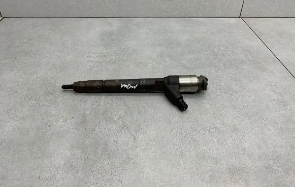 Opel Mokka Fuel injector 55570012