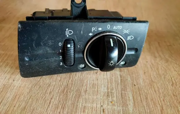 Mercedes-Benz E W211 Light switch 2115450604