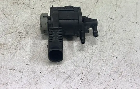 Audi A6 S6 C6 4F Turbo solenoid valve 1K0906283A