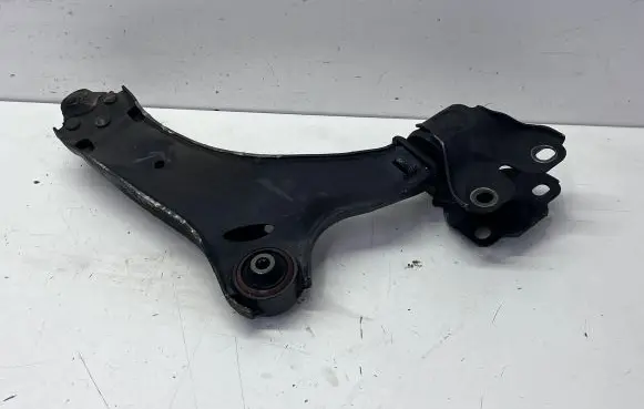 Volvo XC60 Front lower control arm/wishbone