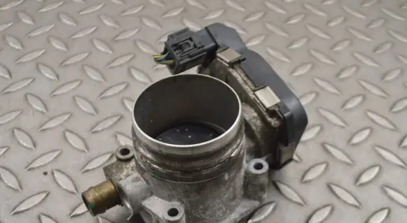 BMW Z4 E89 Throttle valve 7588625