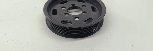 Volkswagen Golf IV Power steering pump pulley 038145255A