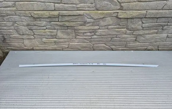 Bentley Continental Front door glass trim molding 3W8853767P