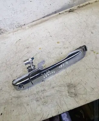 Honda CR-V Front door exterior handle