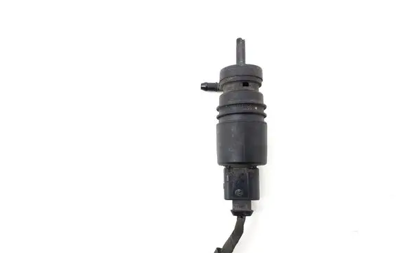Mercedes-Benz E W211 Windscreen/windshield washer pump A2108690821