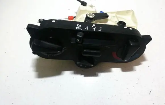 Mitsubishi Carisma Climate control unit mb947678 mv947677