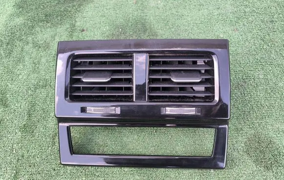 Volkswagen Touareg III Rear air vent grill 760819203