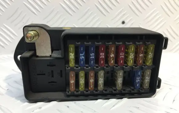Jaguar XJ X308 Fuse module LNE2800CA