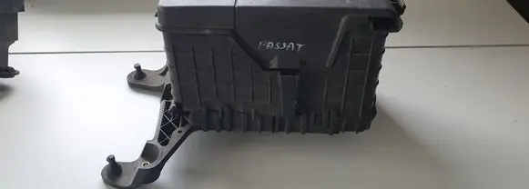 Volkswagen PASSAT B7 Battery box tray 1K0915325B 1K0915333