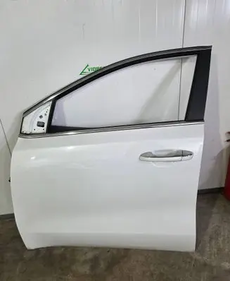 KIA Sportage Front door