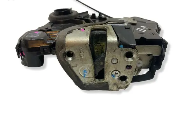 Toyota Corolla E140 E150 Front door lock 