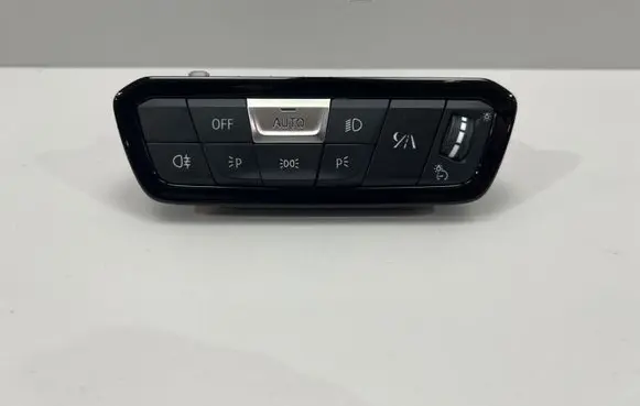 BMW 8 G15 Light switch 9471951