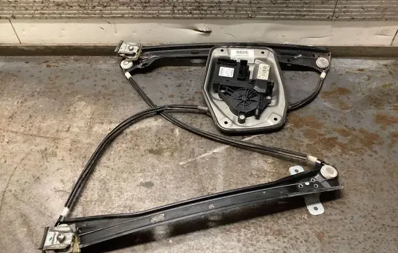 Volkswagen Golf V Rear door window regulator with motor 1K0959703H 402017C 1K0959702M