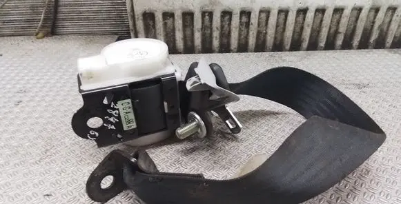 Mazda 5 Rear seatbelt 