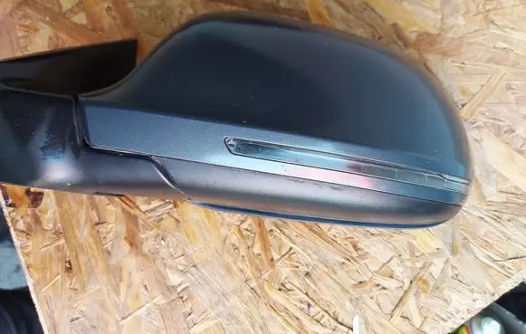 Audi A5 8T 8F Front door electric wing mirror 