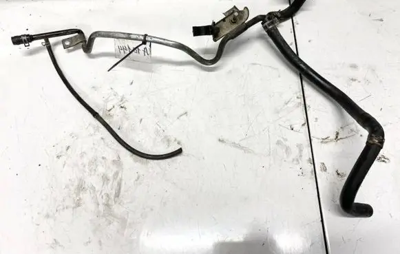 Suzuki Grand Vitara II Engine coolant pipe/hose