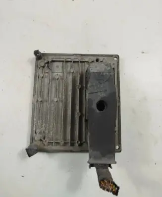 Ford Focus Engine control unit/module 6S61-12A650-ME S120977322E