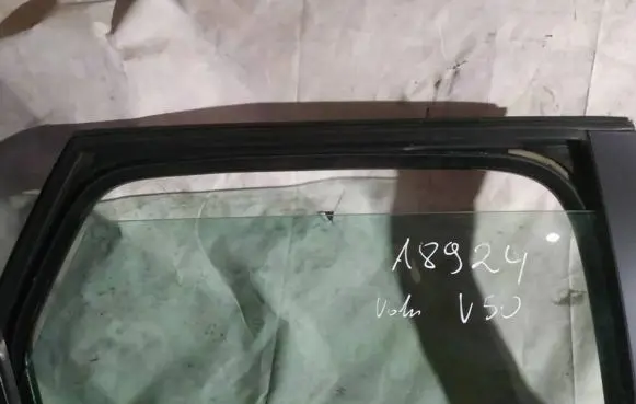 Volvo V50 Rear door window glass