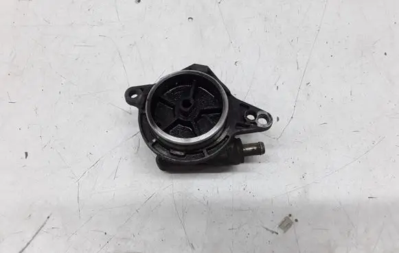 BMW 5 E39 Vacuum pump 96110885