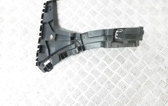 Audi Q3 8U Rear bumper mounting bracket 8U0807453B