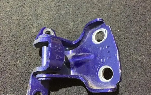 Subaru Forester SG Rear door lower hinge