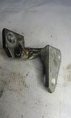 Volkswagen Golf V Front door upper hinge 1K0831402G