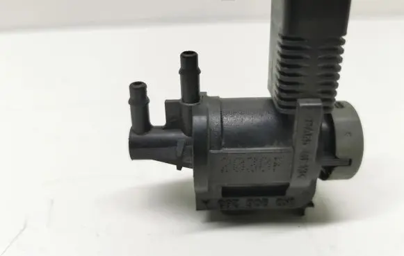 Skoda Fabia Mk2 (5J) Turbo solenoid valve 1K090683A