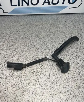 BMW 5 E60 E61 Windshield washer spray nozzle 7132969